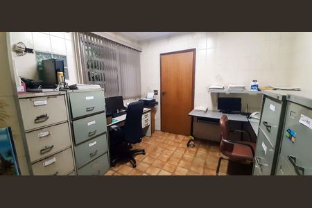 Casa à venda com 250m², 2 quartos e 4 vagas