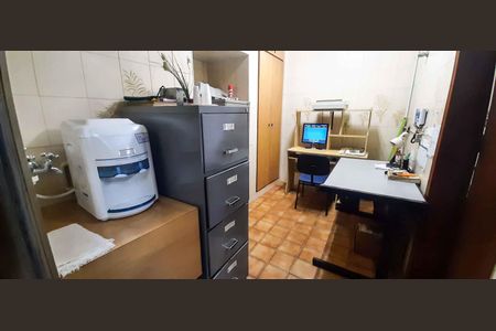 Casa à venda com 250m², 2 quartos e 4 vagas Casa à venda com 250m², 2 quartos e 4 vagasEscritório / Home Office