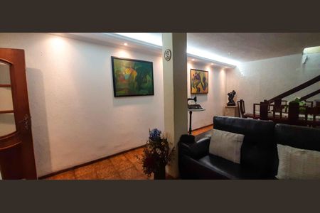 Casa à venda com 250m², 2 quartos e 4 vagas