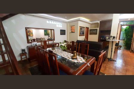 Casa à venda com 250m², 2 quartos e 4 vagas