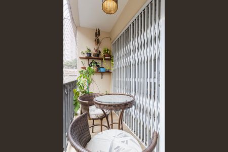 Apartamento à venda com 75m², 2 quartos e 1 vagaVaranda