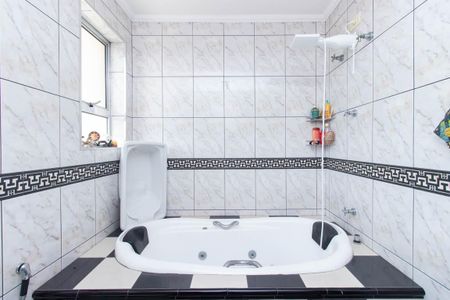 Casa à venda com 201m², 5 quartos e 2 vagasBanheiro da Suíte