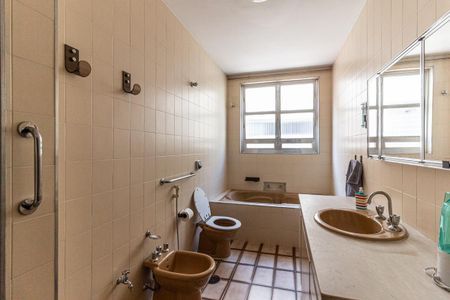 Apartamento à venda com 180m², 3 quartos e 1 vagaBanheiro 2