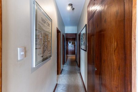 Apartamento à venda com 180m², 3 quartos e 1 vagaCorredor