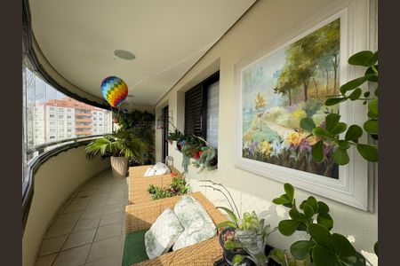 Apartamento à venda com 142m², 3 quartos e 7 vagasSacada