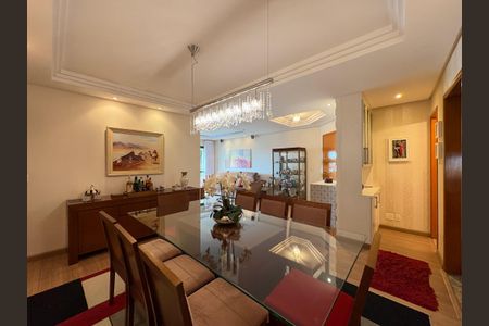 Apartamento à venda com 142m², 3 quartos e 7 vagasSala