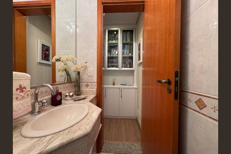 Apartamento à venda com 142m², 3 quartos e 7 vagasLavabo