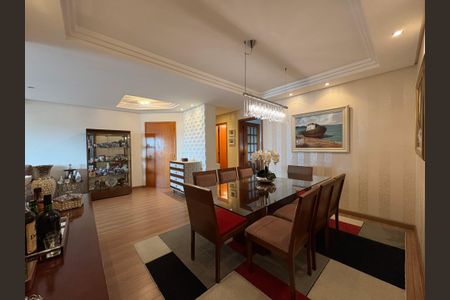 Apartamento à venda com 142m², 3 quartos e 7 vagasSala