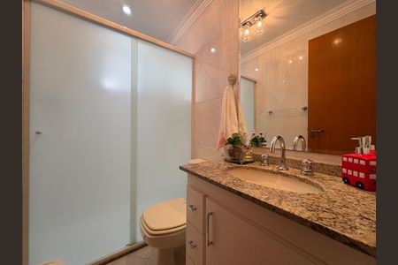 Apartamento à venda com 142m², 3 quartos e 7 vagasBanheiro suíte 3