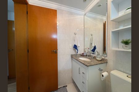 Apartamento à venda com 142m², 3 quartos e 7 vagasBanheiro suíte 2