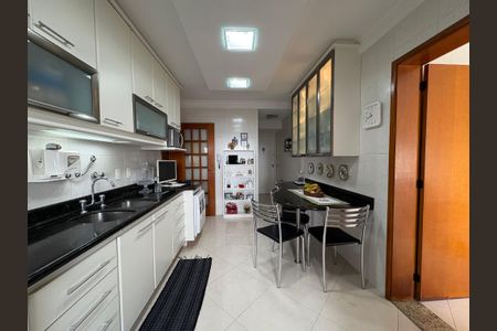 Apartamento à venda com 142m², 3 quartos e 7 vagasCozinha