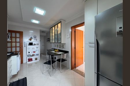Apartamento à venda com 142m², 3 quartos e 7 vagasCozinha