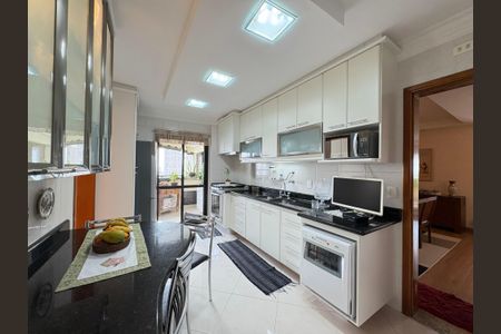 Apartamento à venda com 142m², 3 quartos e 7 vagasCozinha