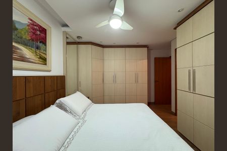 Apartamento à venda com 142m², 3 quartos e 7 vagasSuíte 1