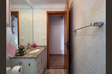 Apartamento à venda com 142m², 3 quartos e 7 vagasBanheiro suíte 3