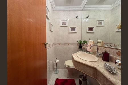 Apartamento à venda com 142m², 3 quartos e 7 vagasLavabo