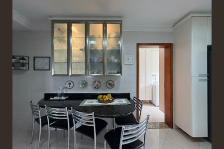 Apartamento à venda com 142m², 3 quartos e 7 vagasCozinha