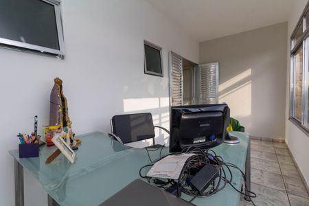 Casa para alugar com 250m², 5 quartos e 2 vagasTEscritório