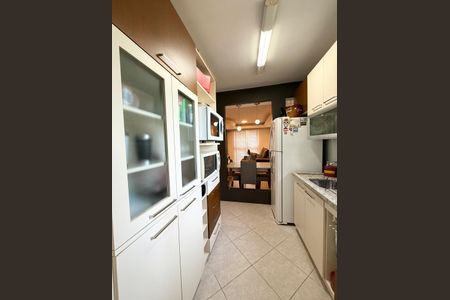 Apartamento à venda com 76m², 2 quartos e 1 vaga Apartamento à venda com 76m², 2 quartos e 1 vagaCozinha