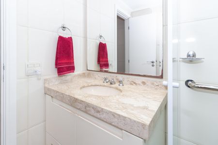 Apartamento à venda com 171m², 4 quartos e 3 vagasBanheiro da Suíte 2