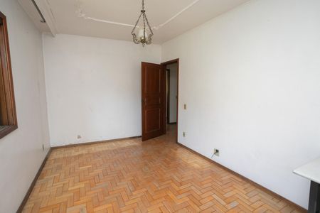 Casa à venda com 700m², 5 quartos e 2 vagasQuarto 3