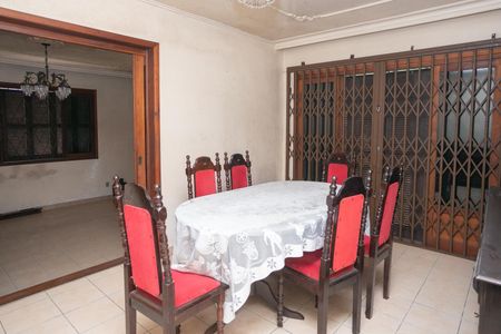 Casa à venda com 700m², 5 quartos e 2 vagasSala de jantar