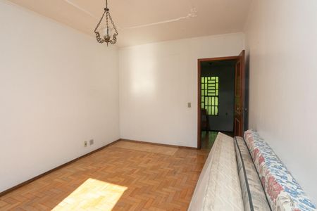 Casa à venda com 700m², 5 quartos e 2 vagasQuarto 2