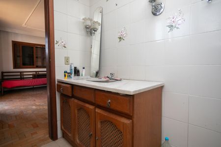 Casa à venda com 700m², 5 quartos e 2 vagasBanheiro da Suite