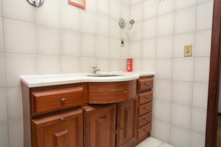 Casa à venda com 700m², 5 quartos e 2 vagasBanheiro 3