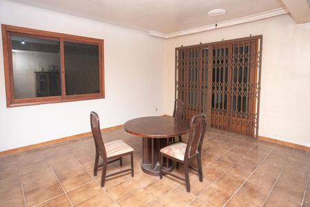 Casa à venda com 700m², 5 quartos e 2 vagasChurrasqueira