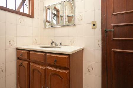 Casa à venda com 700m², 5 quartos e 2 vagasBanheiro 1