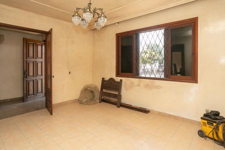 Casa à venda com 700m², 5 quartos e 2 vagasSala
