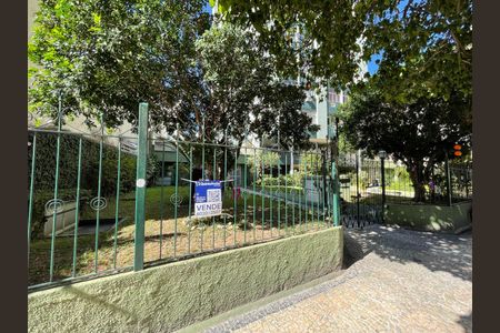 Apartamento à venda com 120m², 4 quartos e 1 vagaPlaquinha