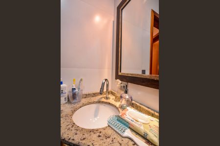 Casa de condomínio à venda com 138m², 3 quartos e 2 vagas Casa de condomínio à venda com 138m², 3 quartos e 2 vagasBanheiro Social