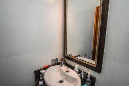 Casa de condomínio à venda com 138m², 3 quartos e 2 vagas Casa de condomínio à venda com 138m², 3 quartos e 2 vagasBanheiro da Suíte