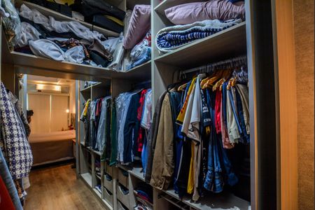 Casa de condomínio à venda com 138m², 3 quartos e 2 vagas Casa de condomínio à venda com 138m², 3 quartos e 2 vagasSuíte