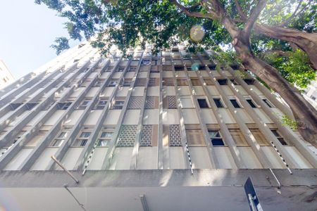 Apartamento à venda com 42m², 1 quarto e sem vaga Apartamento à venda com 42m², 1 quarto e sem vagaFachada