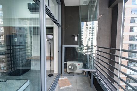 Studio para alugar com 31m², 1 quarto e sem vaga Studio para alugar com 31m², 1 quarto e sem vagaVaranda