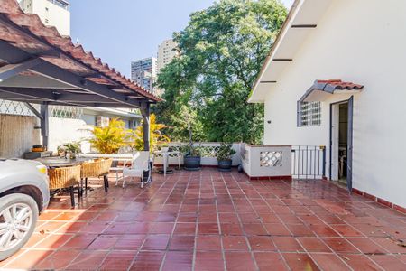 Casa à venda com 350m², 3 quartos e 5 vagasQuintal