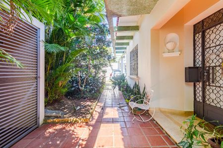 Casa à venda com 350m², 3 quartos e 5 vagasQuintal