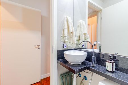 Casa à venda com 350m², 3 quartos e 5 vagasBanheiro da Suíte 2