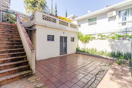 Casa à venda com 350m², 3 quartos e 5 vagasQuintal