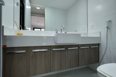 Apartamento à venda com 112m², 3 quartos e 2 vagasBanheiro da Suíte 1