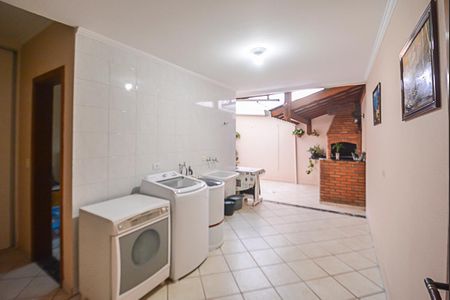 Casa à venda com 235m², 3 quartos e 5 vagasÁrea de Serviço