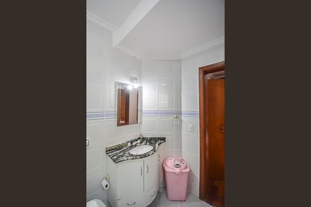 Casa à venda com 235m², 3 quartos e 5 vagasBanheiro da Suíte 2