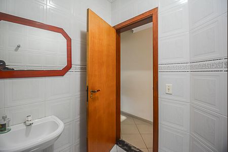 Casa à venda com 235m², 3 quartos e 5 vagasLavabo da Sala