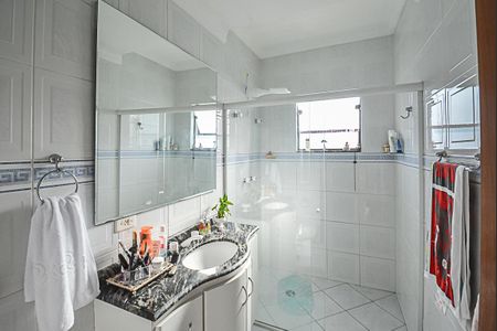 Casa à venda com 235m², 3 quartos e 5 vagasBanheiro da Suíte 3