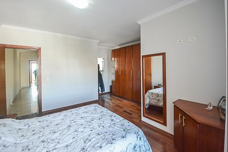 Casa à venda com 235m², 3 quartos e 5 vagasSuíte