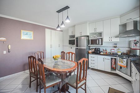 Casa à venda com 235m², 3 quartos e 5 vagasCozinha