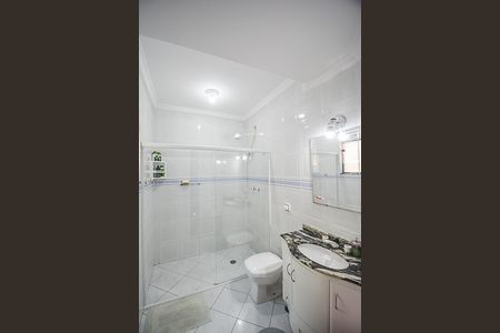 Casa à venda com 235m², 3 quartos e 5 vagasBanheiro da Suíte 2